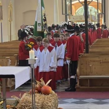 Erntedankprozession in Schmirn