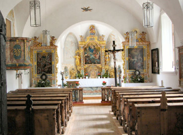 Innenansicht der Kirche Lueg