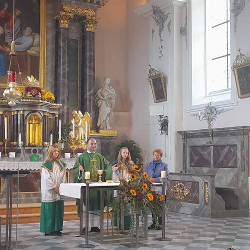 Weltmissionssonntag und Dank an unsere Minis Mia und Sofia in Schmirn