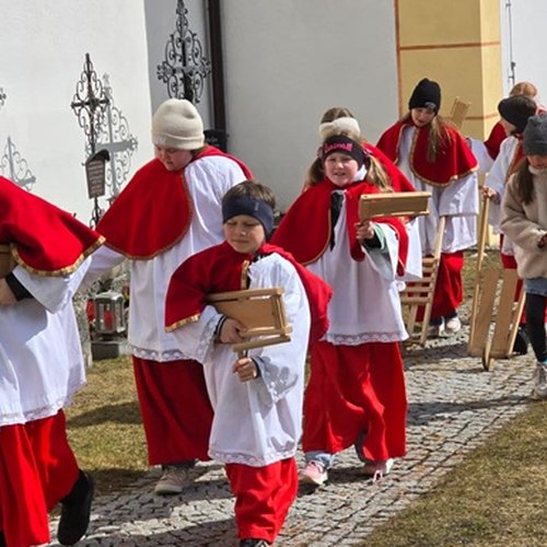 1 Ostern Ratschen5 Klein
